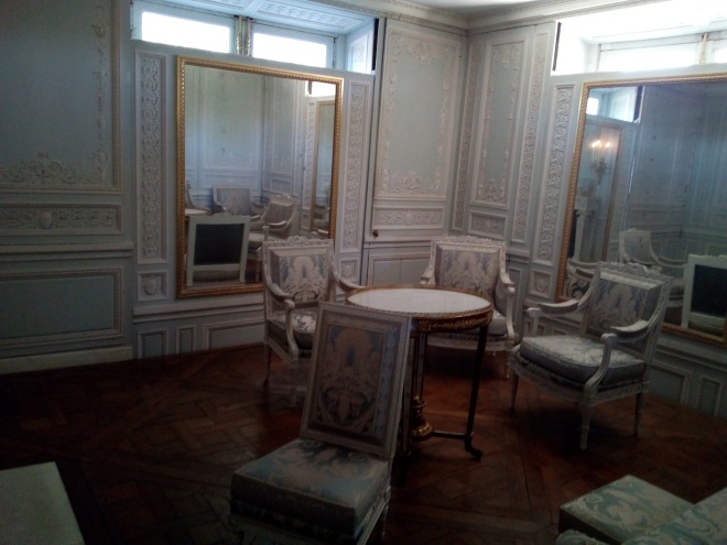 Petit Trianon, Cabinet dit « des glaces mouvantes »